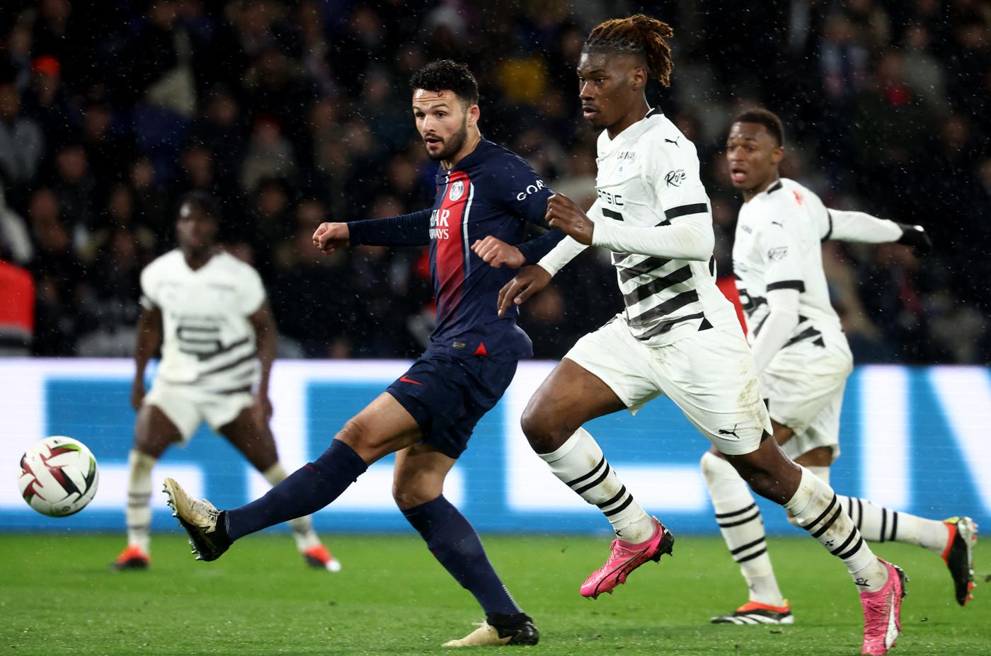 Soi kèo cá cược PSG vs Rennes